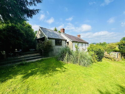 Property on SA32 7ET