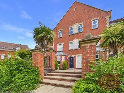 Property on Pascoe Crescent, NN11 9YU