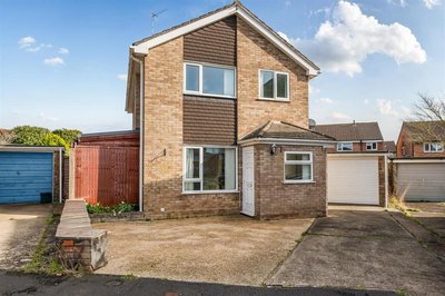 Property on Rutherford Close, BS30 9XY
