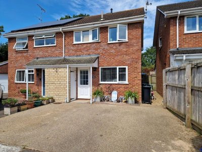 Property on Chudley Close, EX8 4DY