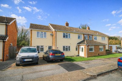 Property on Hawkenbury, CM19 4HY