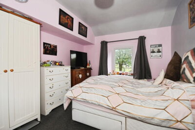 Property on SK17 8SL