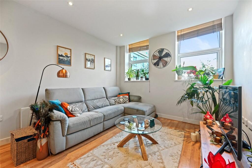 Property main image