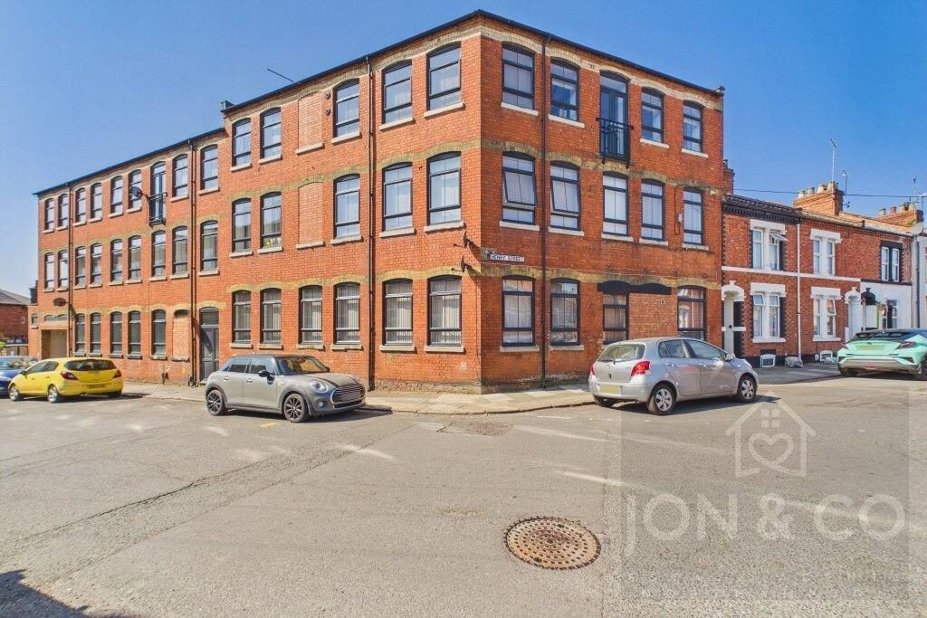 Property main image
