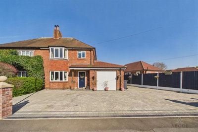 Property on Essex Road, DE15 9JD