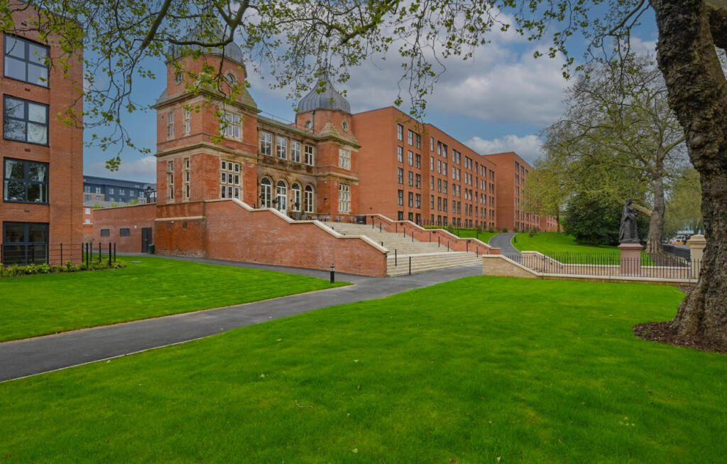 Property main image