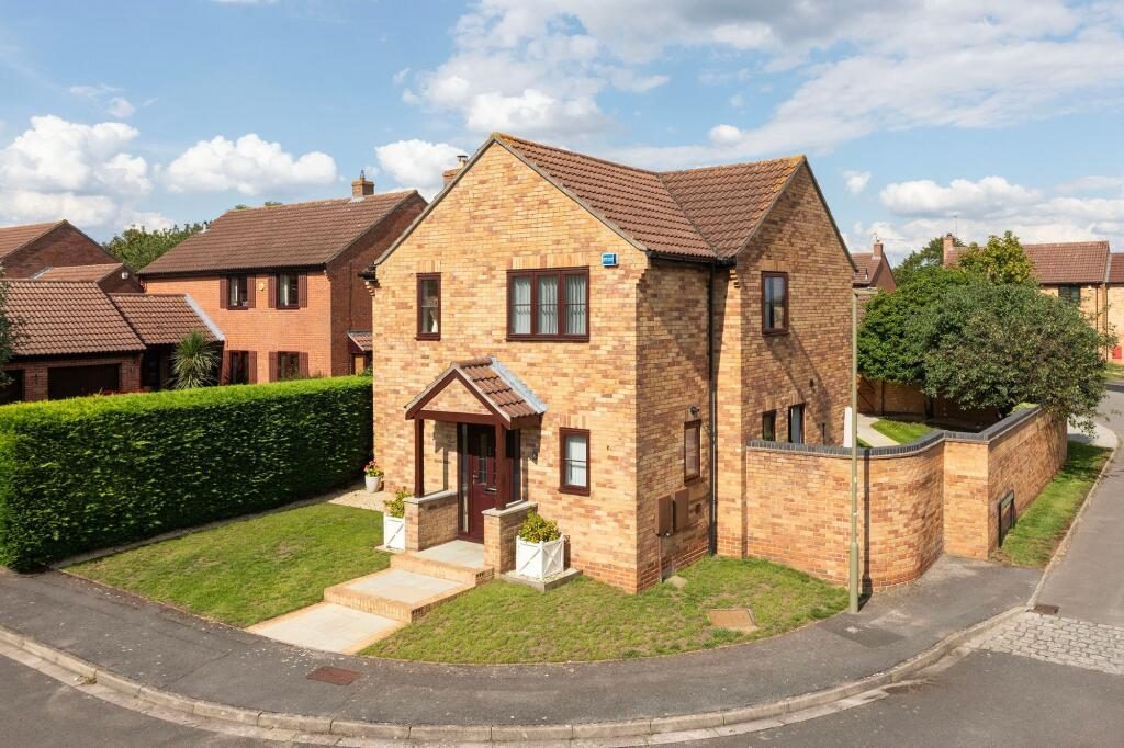 Property main image