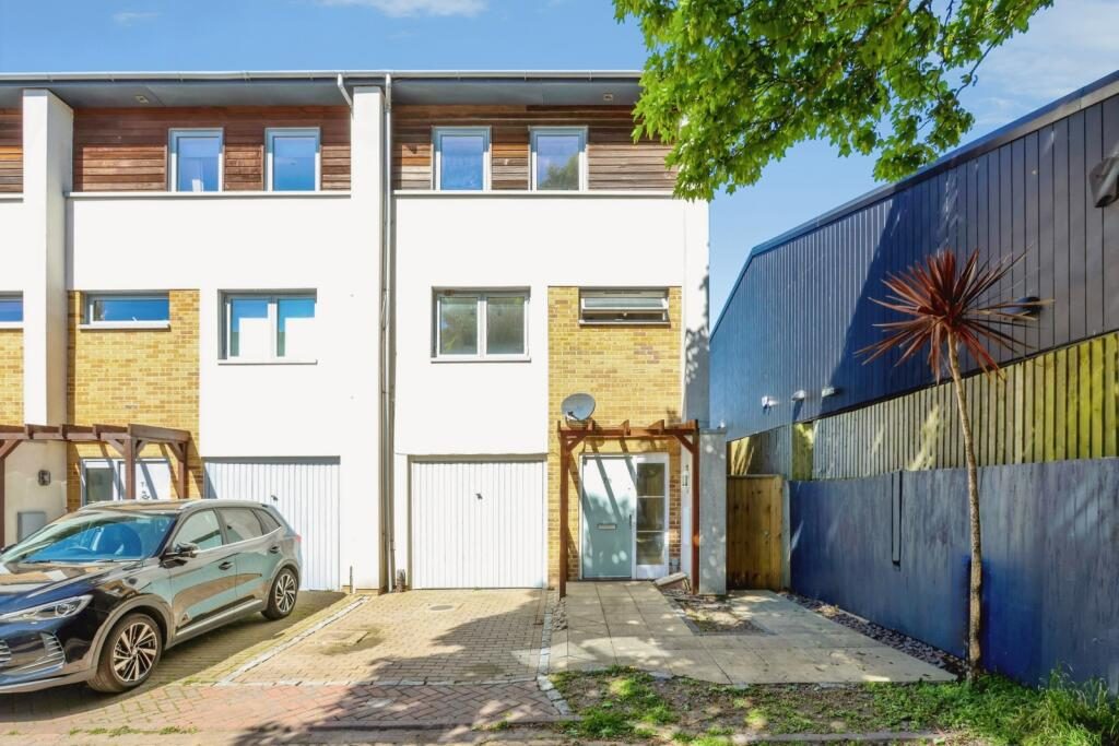 Terraced House