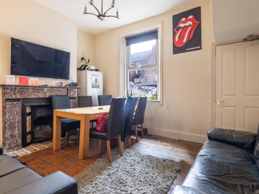 Terraced House