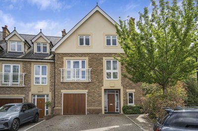 Property on Townsend Gate, HP4 2FZ