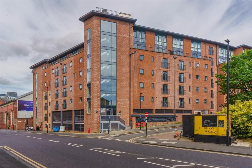 Property main image