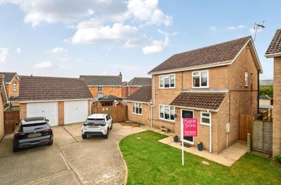 Property on Bridle Close, NG34 7TD