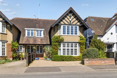Property on Cedar Road, WD19 4QW