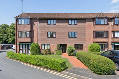 Property on Broadwater, HP4 2AH