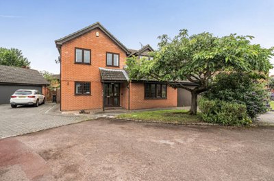 Property on Red House Close, RG6 4XB
