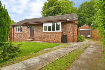 Property on Kings Mead, HG4 1EJ