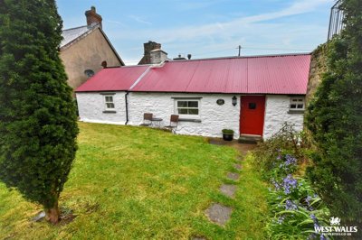 Property on SA62 5HA