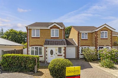 Property on Linden Grove, BN27 1NR