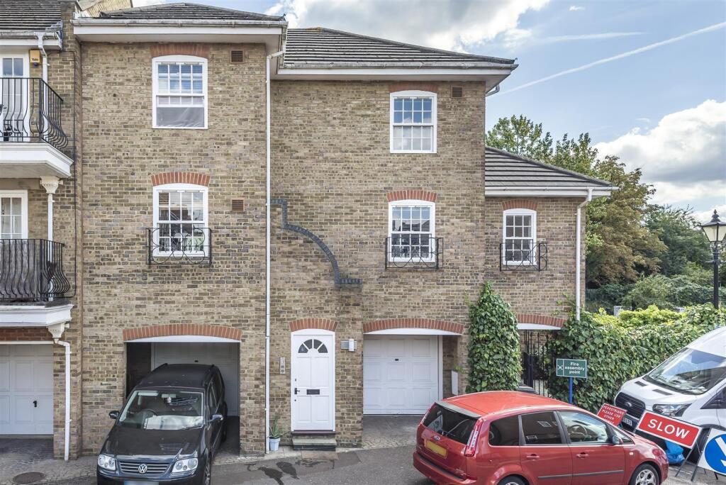 Property main image