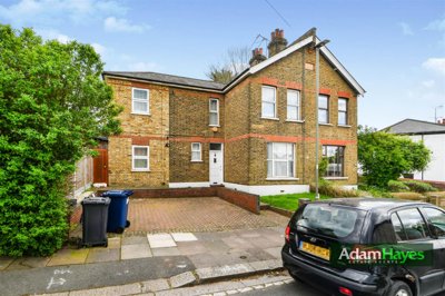 Property on Long Lane, N2 8JP