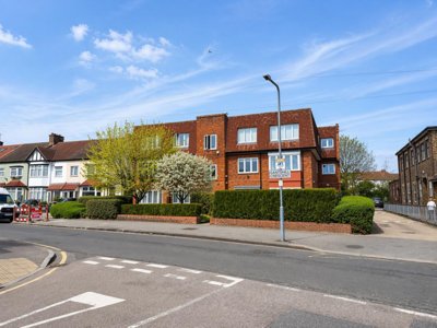 Property on Gantshill Crescent, IG2 6TU