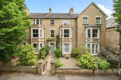 Property on The Avenue, TA1 1EA