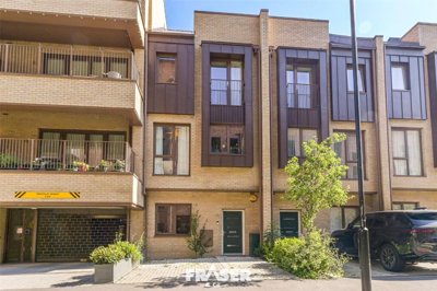 Property on India Way, NW7 1TX