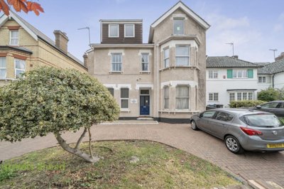 Property on Birdhurst Rise, CR2 7EG