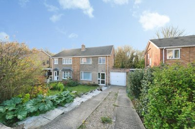 Property on Brook Road, DN12 3AQ