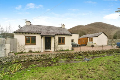 Property on Lôn Cae'R Felin, LL33 0LW