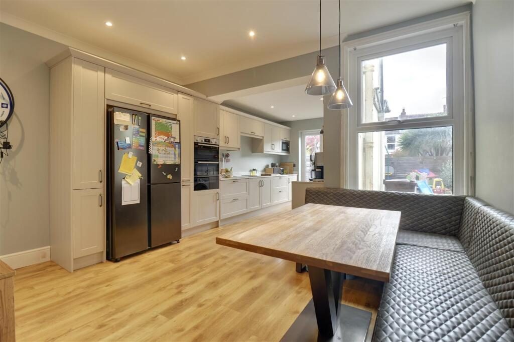Terraced House