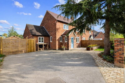 Property on Alexander Road, NG22 8LJ