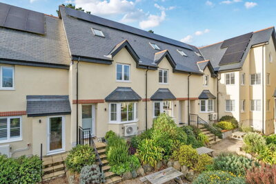 Property on TR26 2GN