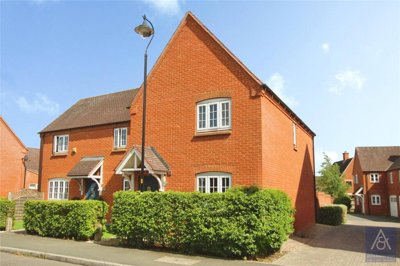 Property on NN13 6GF