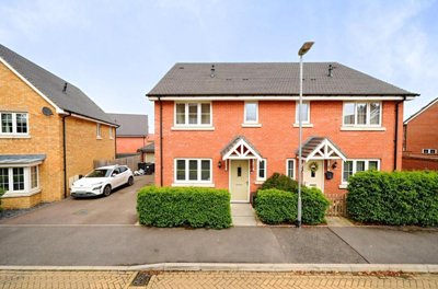 Property on Deerhurst Road, NN11 2PS