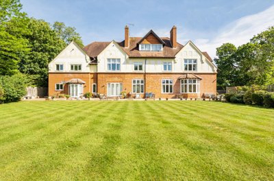 Property on Murdoch Road, RG40 2DQ