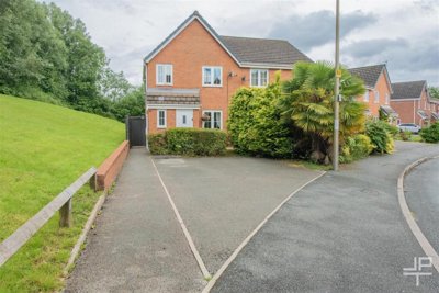 Property on Ledgard Avenue, WN7 4BG