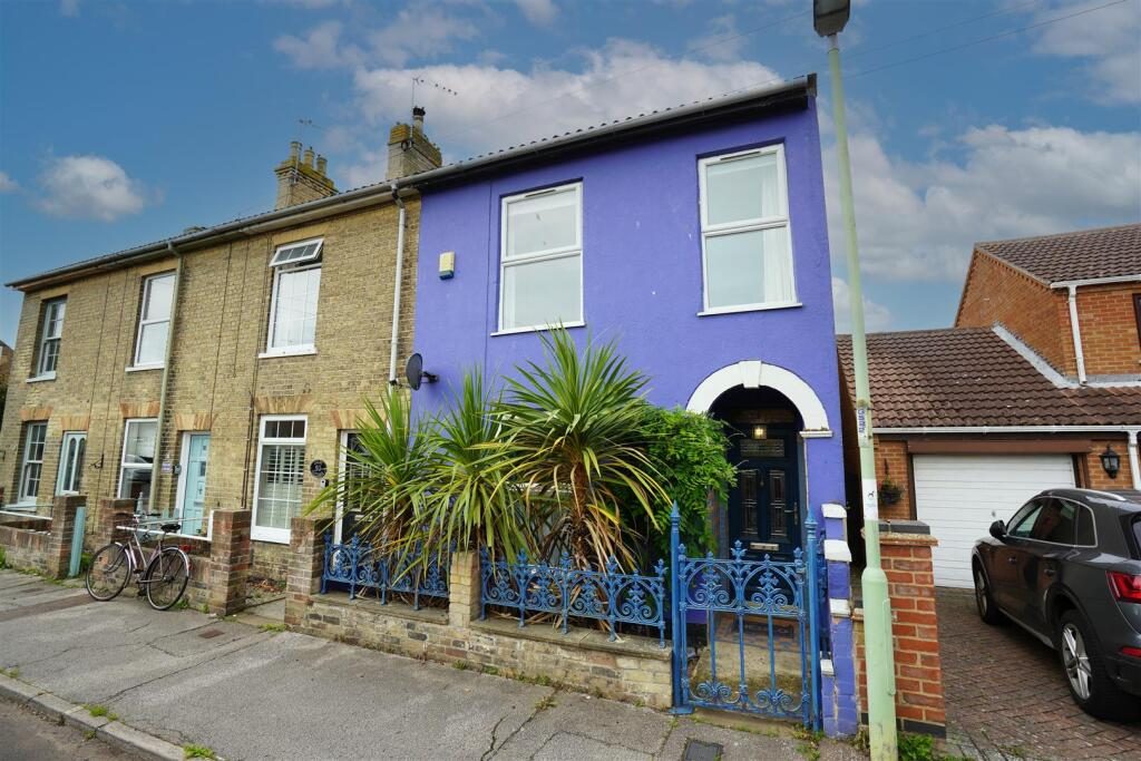 Terraced House