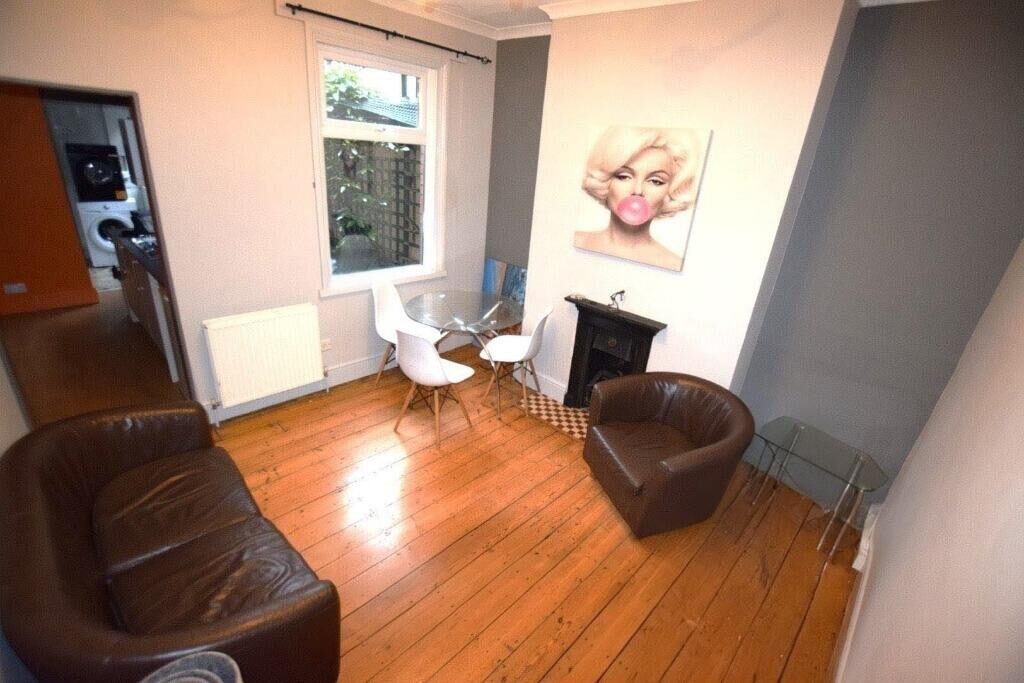 Terraced House
