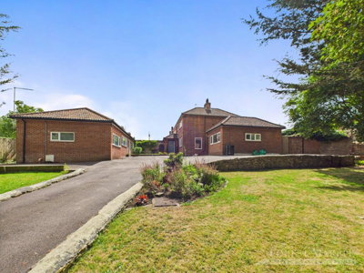 Property on Wallbridge, BA11 5JX