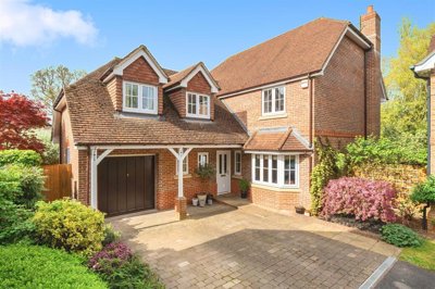 Property on Williamson Close, RG41 5RY