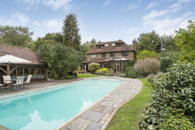 Property on Bovingdon Green, HP3 0LB