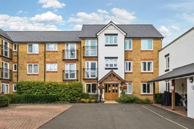 Property on High Street, HP4 1FP