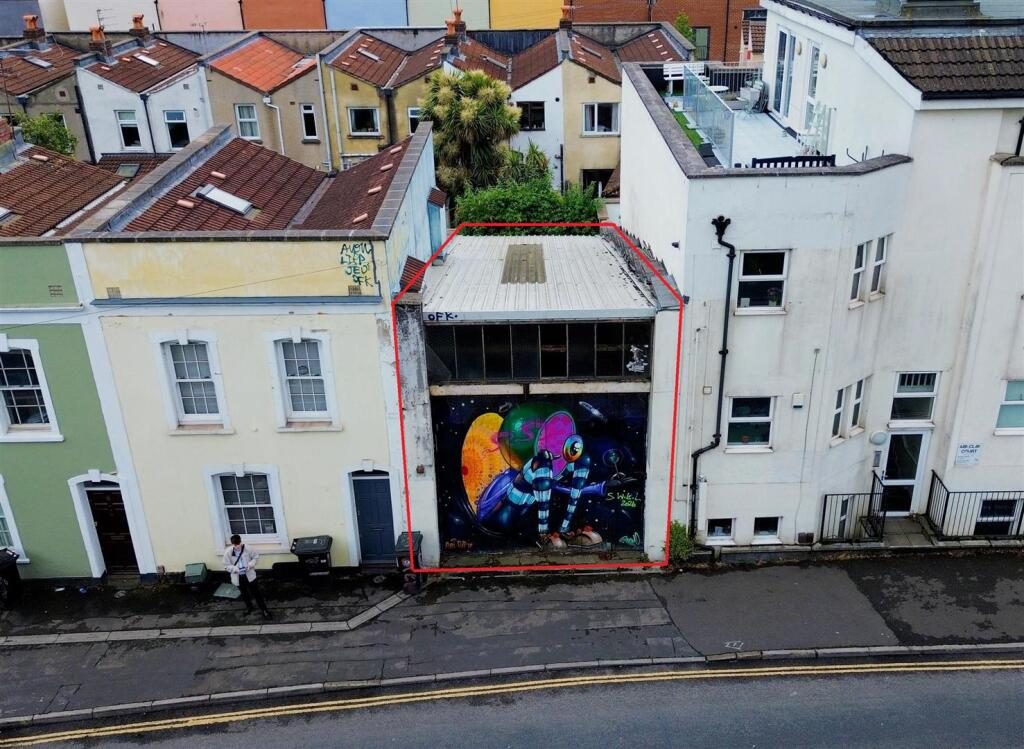 Property main image