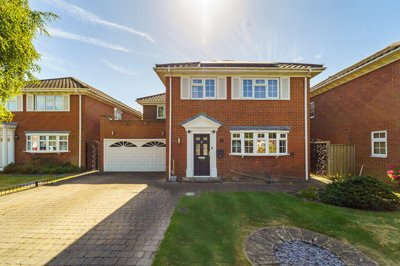 Property on Shaftesbury Crescent, TW18 1QN