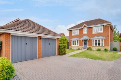 Property on Redwing Rise, SG8 7XU