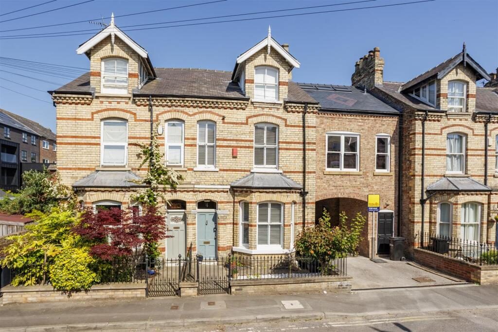 Property main image