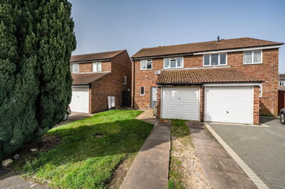 Property on Keighley Close, RG19 3XN