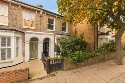 Property on Melbourne Grove, SE22 8QY