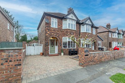 Property on Greenbank Gardens, WA4 2DR